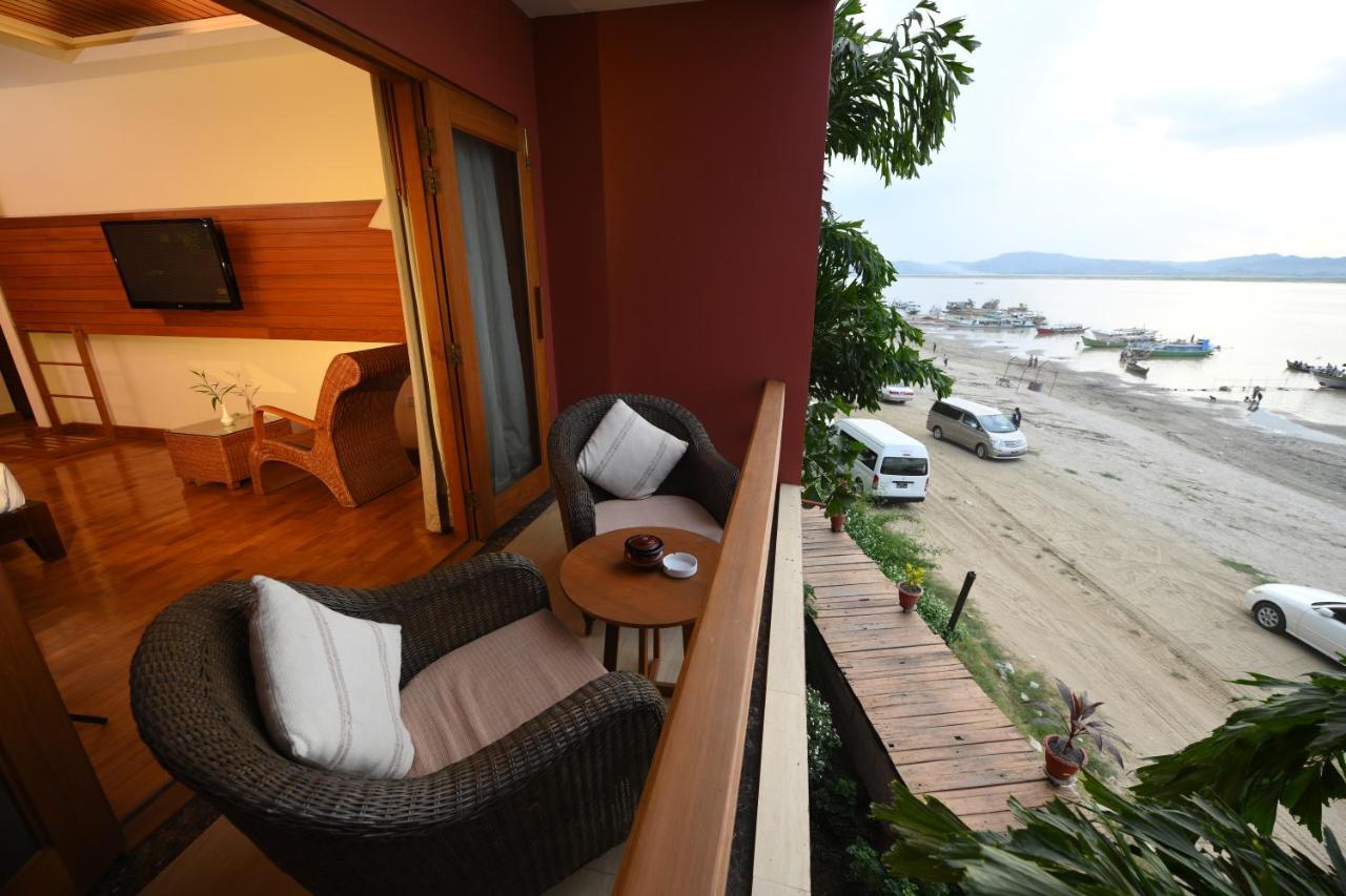 Aye Yar River View Resort Bagan Bagian luar foto