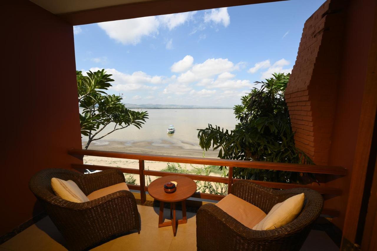 Aye Yar River View Resort Bagan Bagian luar foto