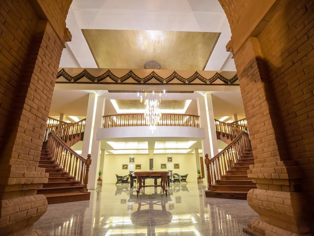 Aye Yar River View Resort Bagan Bagian luar foto