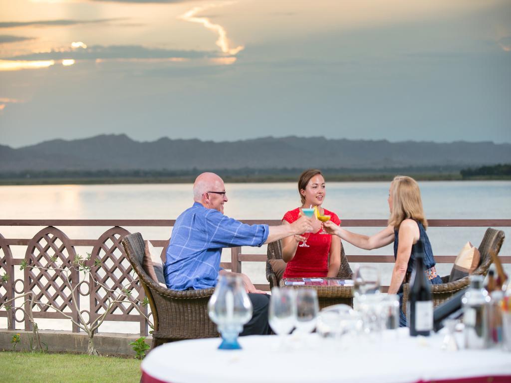 Aye Yar River View Resort Bagan Bagian luar foto