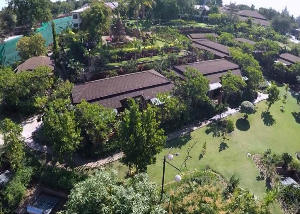 Aye Yar River View Resort Bagan Bagian luar foto