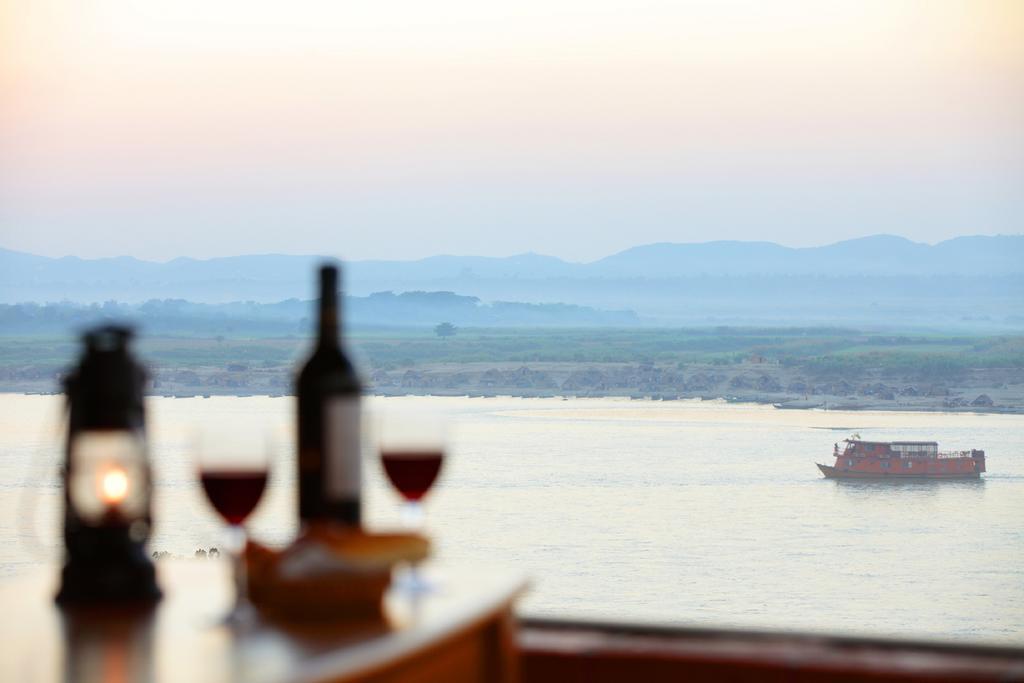 Aye Yar River View Resort Bagan Bagian luar foto