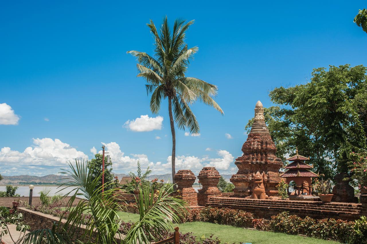 Aye Yar River View Resort Bagan Bagian luar foto