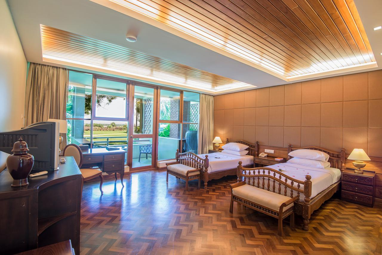 Aye Yar River View Resort Bagan Bagian luar foto